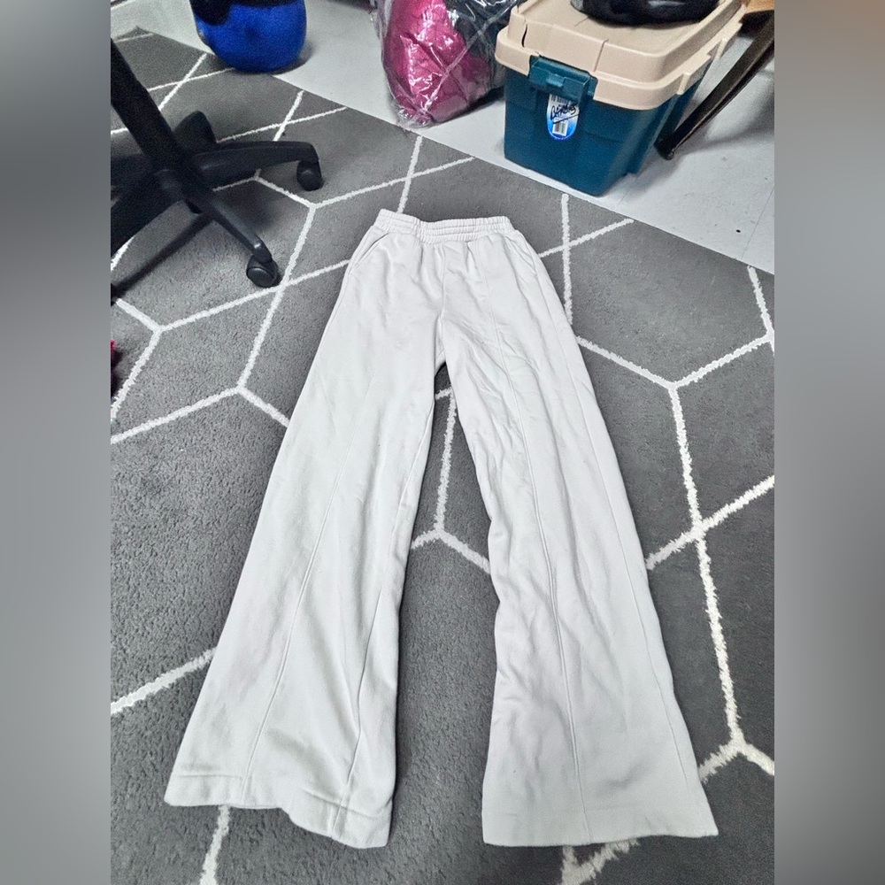 Gap straight leg sweatpants size s